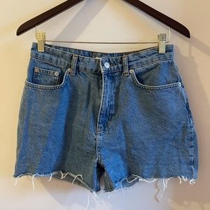 NA-KD Raw Hem Vintage Look Denim Shorts